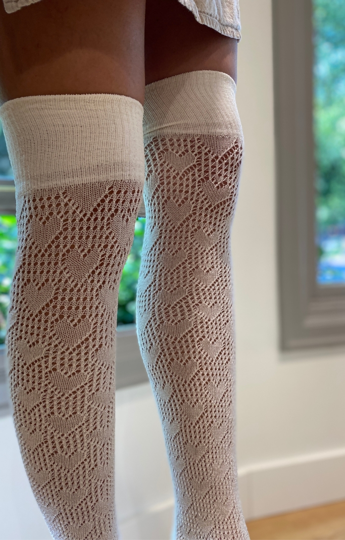 6237 heart crochet over the knee