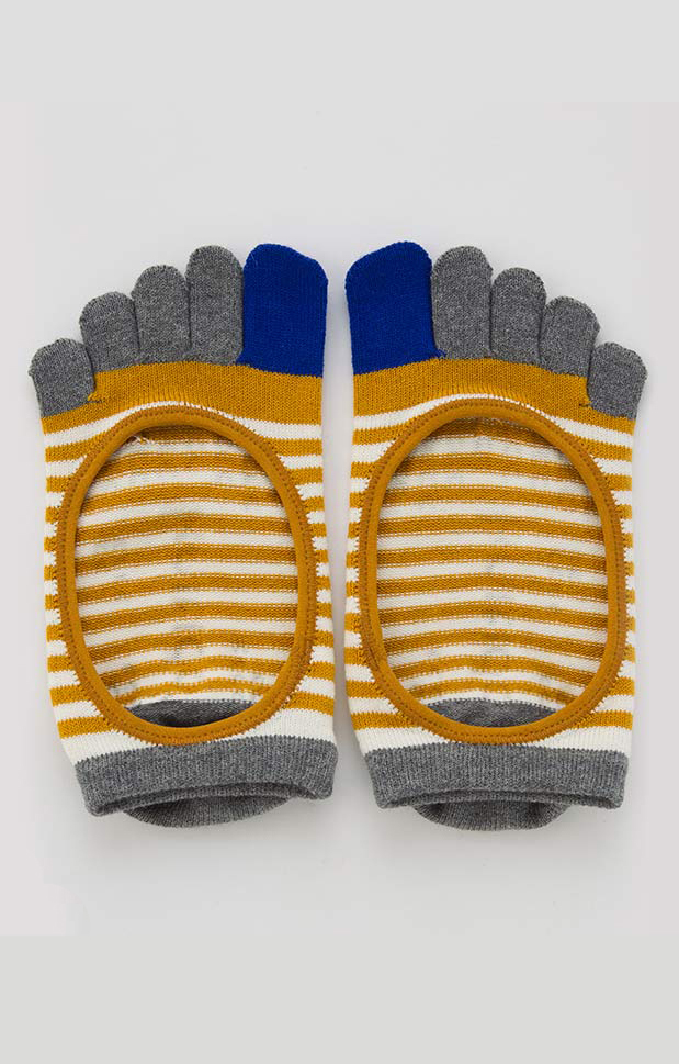 4272 yellow grip toe socks