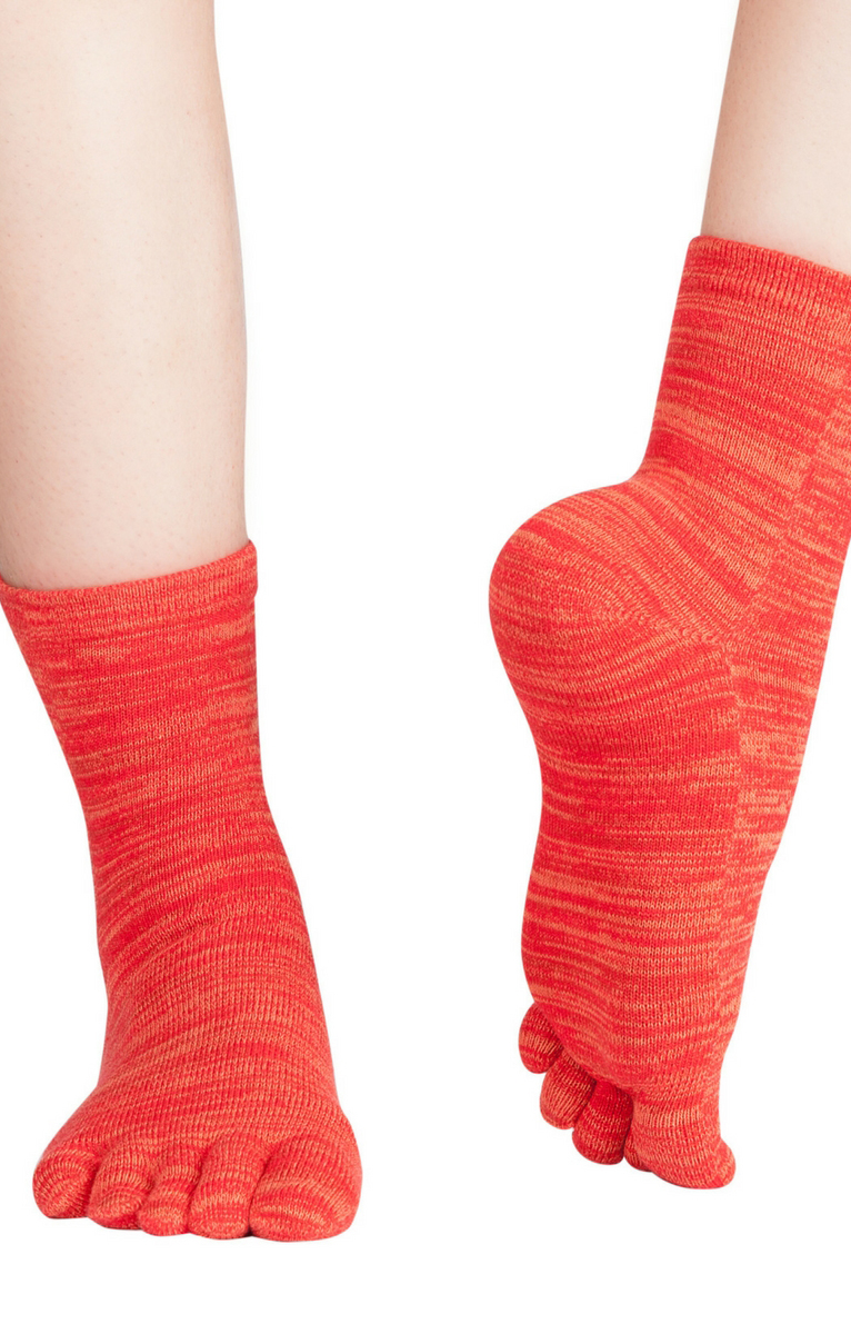 4693 red heather toe socks