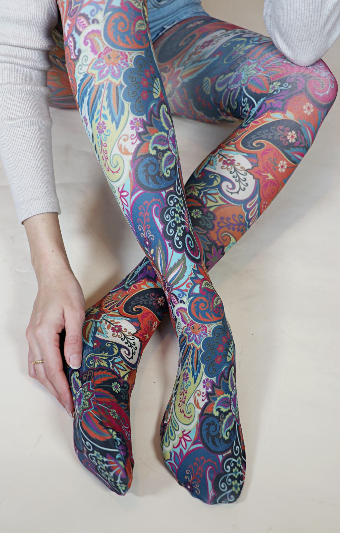 6086 paisley tights 2008