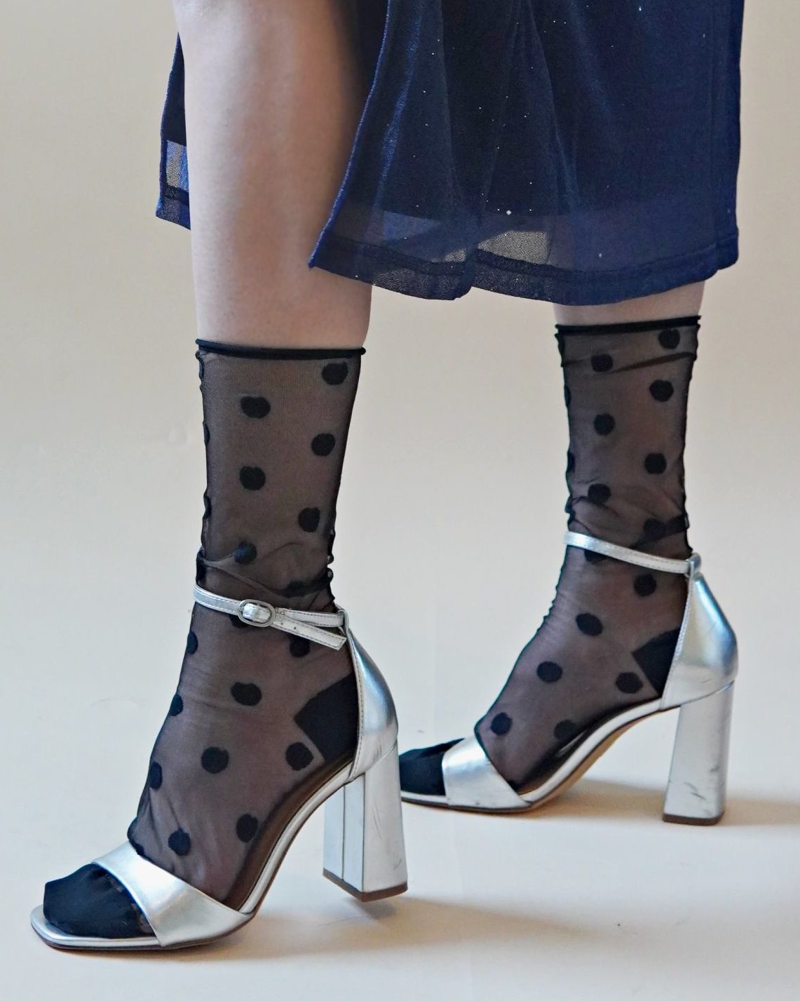 6640 sheer polka dots